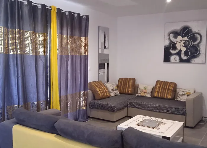 Вилла La Des Muriers Tres Spacieuse De 1 A 8 Voyageurs Avec Lit Bb Dans Un Environnement Calme Dans Les Coteaux *