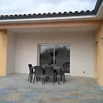 Villa La Des Mûriers Très Spacieuse De 1 à 8 Voyageurs Avec Lit Bb Dans Un Environnement Calme Dans Les Coteaux Malause