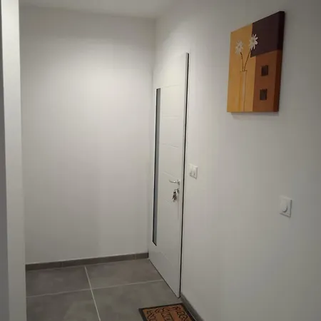 La Des Muriers Tres Spacieuse De 1 A 8 Voyageurs Avec Lit Bb Dans Un Environnement Calme Dans Les Coteaux Malause