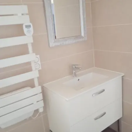 La Des Muriers Tres Spacieuse De 1 A 8 Voyageurs Avec Lit Bb Dans Un Environnement Calme Dans Les Coteaux * Malause