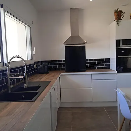 La Des Muriers Tres Spacieuse De 1 A 8 Voyageurs Avec Lit Bb Dans Un Environnement Calme Dans Les Coteaux