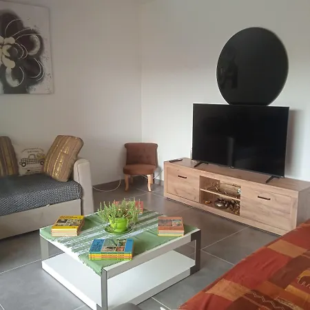 La Des Muriers Tres Spacieuse De 1 A 8 Voyageurs Avec Lit Bb Dans Un Environnement Calme Dans Les Coteaux * Malause