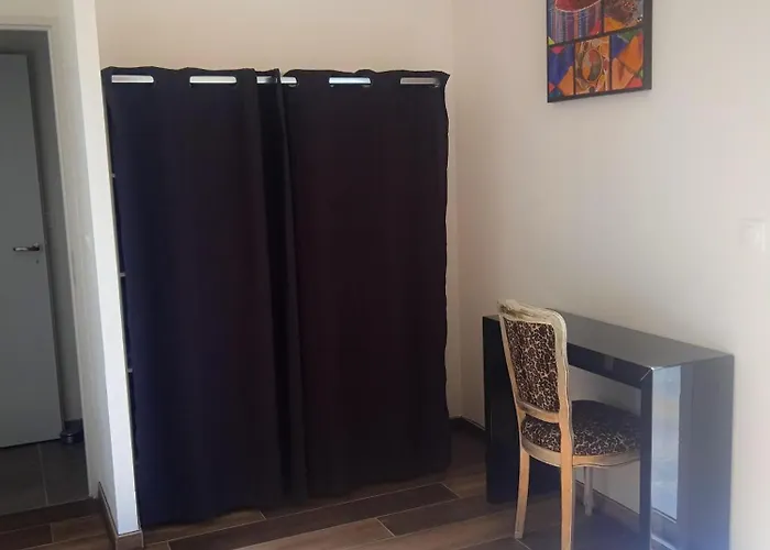 Willa La Des Muriers Tres Spacieuse De 1 A 8 Voyageurs Avec Lit Bb Dans Un Environnement Calme Dans Les Coteaux *