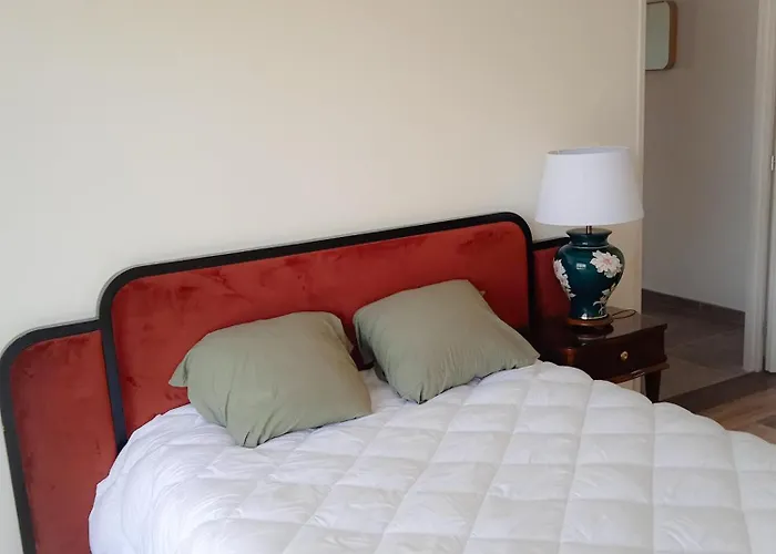 La Des Muriers Tres Spacieuse De 1 A 8 Voyageurs Avec Lit Bb Dans Un Environnement Calme Dans Les Coteaux Malause