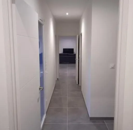 La Des Muriers Tres Spacieuse De 1 A 8 Voyageurs Avec Lit Bb Dans Un Environnement Calme Dans Les Coteaux Willa Malause