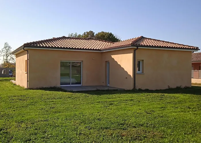 La Des Muriers Tres Spacieuse De 1 A 8 Voyageurs Avec Lit Bb Dans Un Environnement Calme Dans Les Coteaux Malause